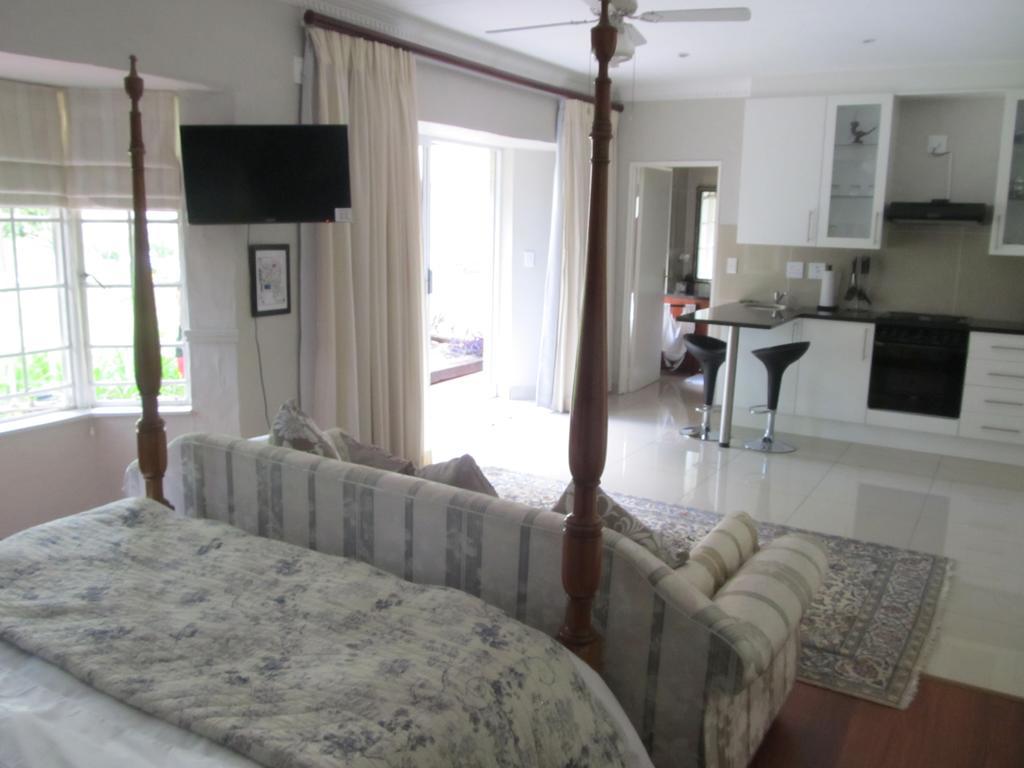 Thatchfoord Lodge Johannesburg Buitenkant foto