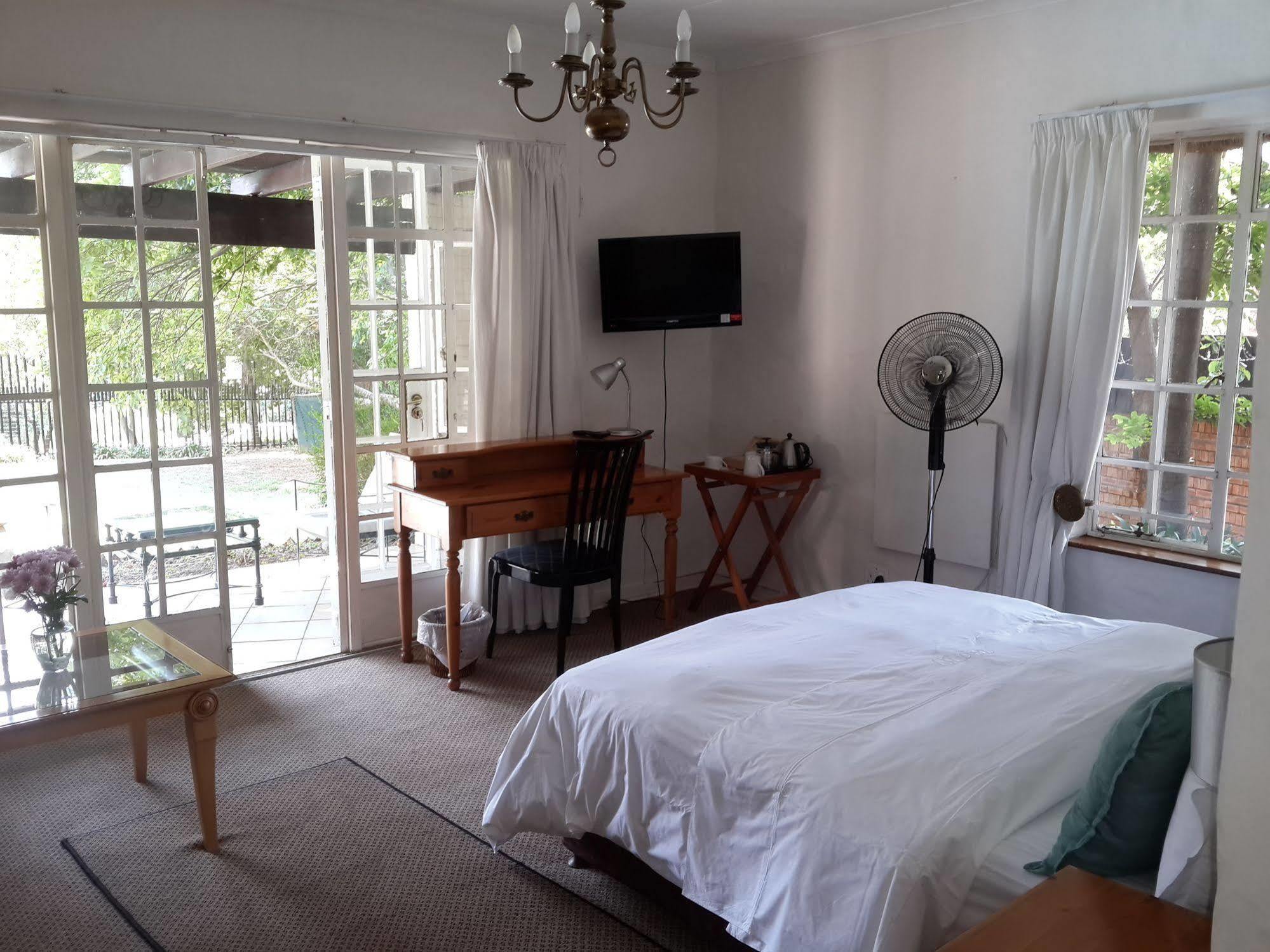 Thatchfoord Lodge Johannesburg Buitenkant foto
