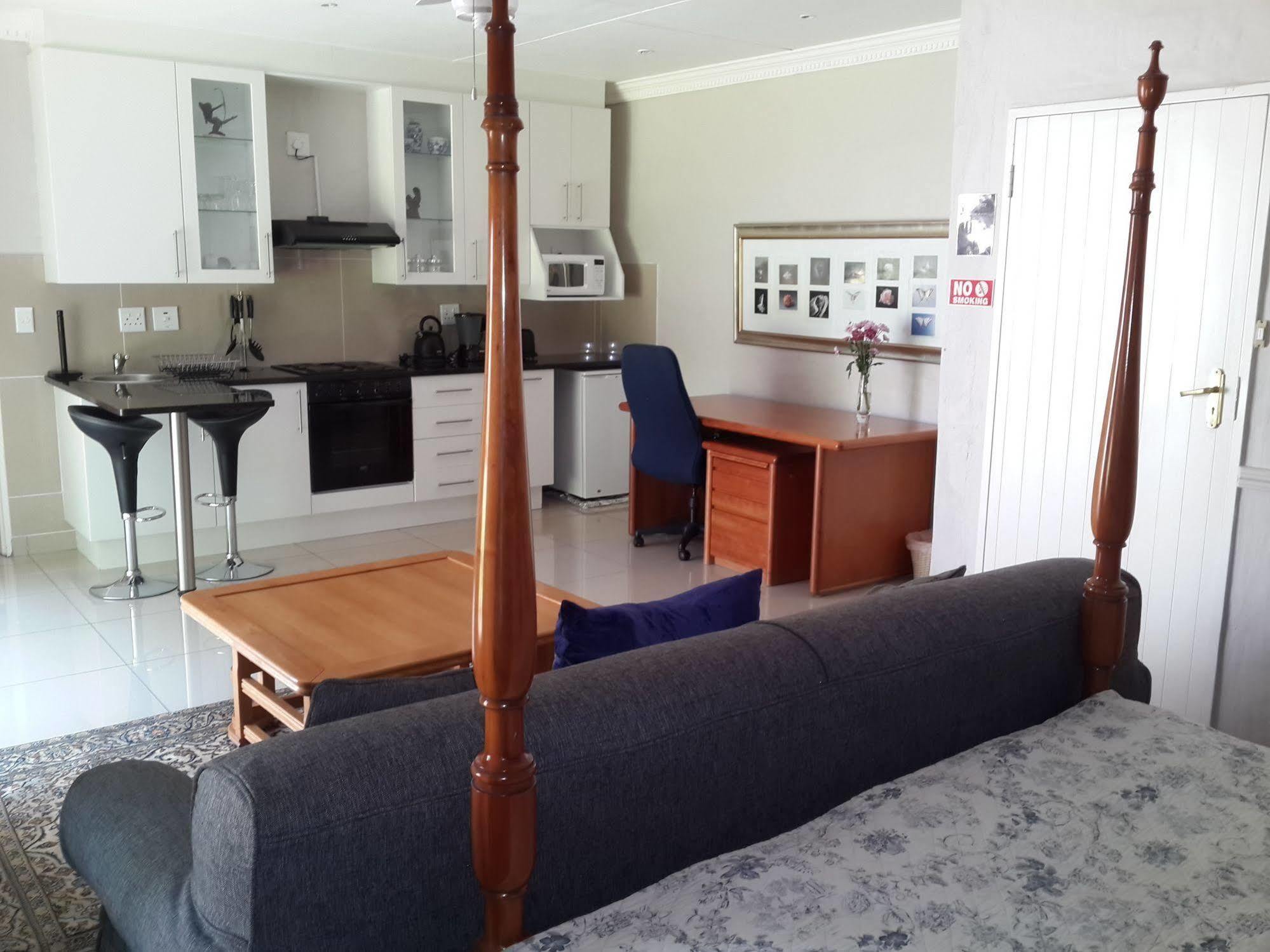 Thatchfoord Lodge Johannesburg Buitenkant foto