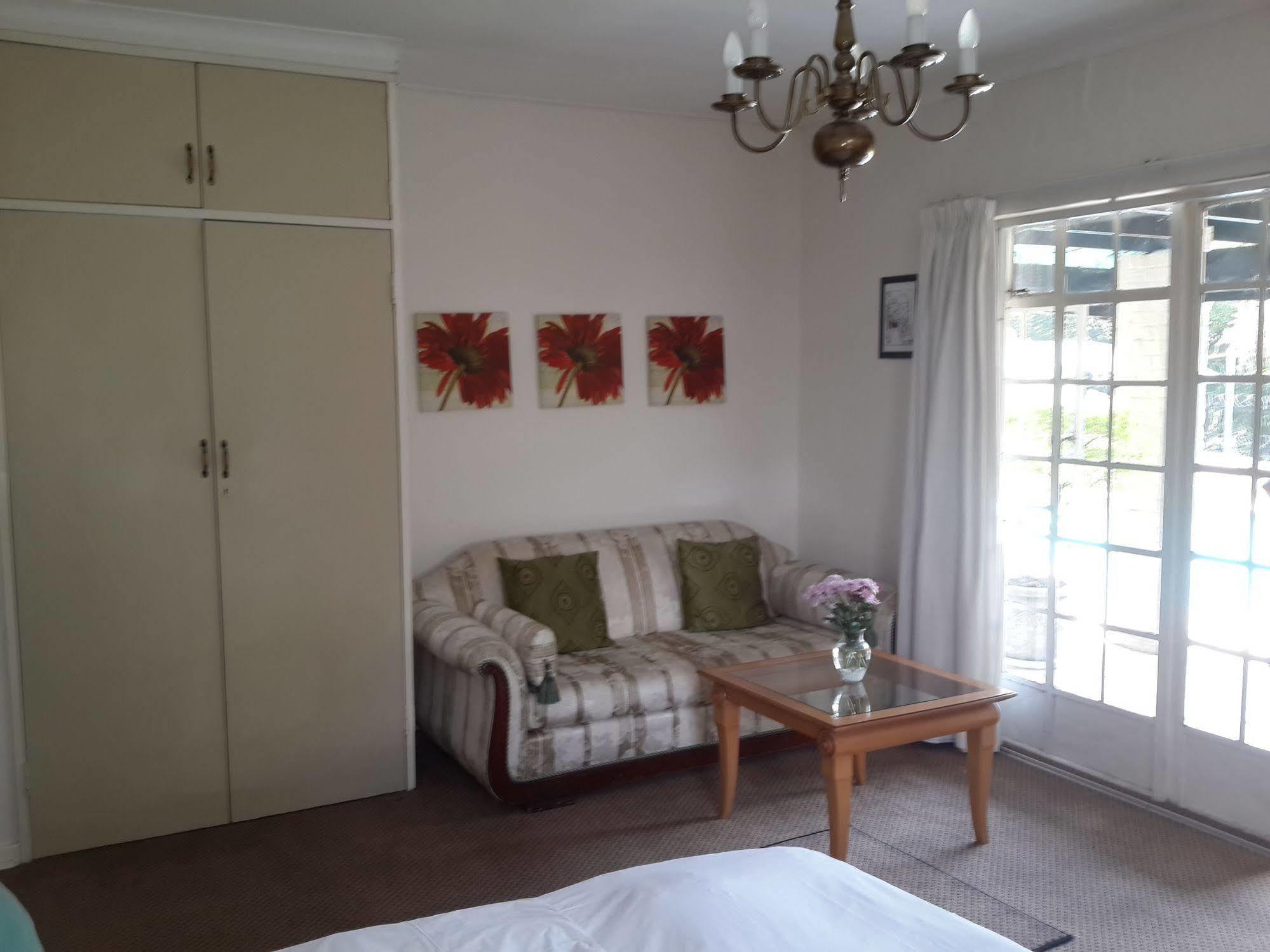 Thatchfoord Lodge Johannesburg Buitenkant foto