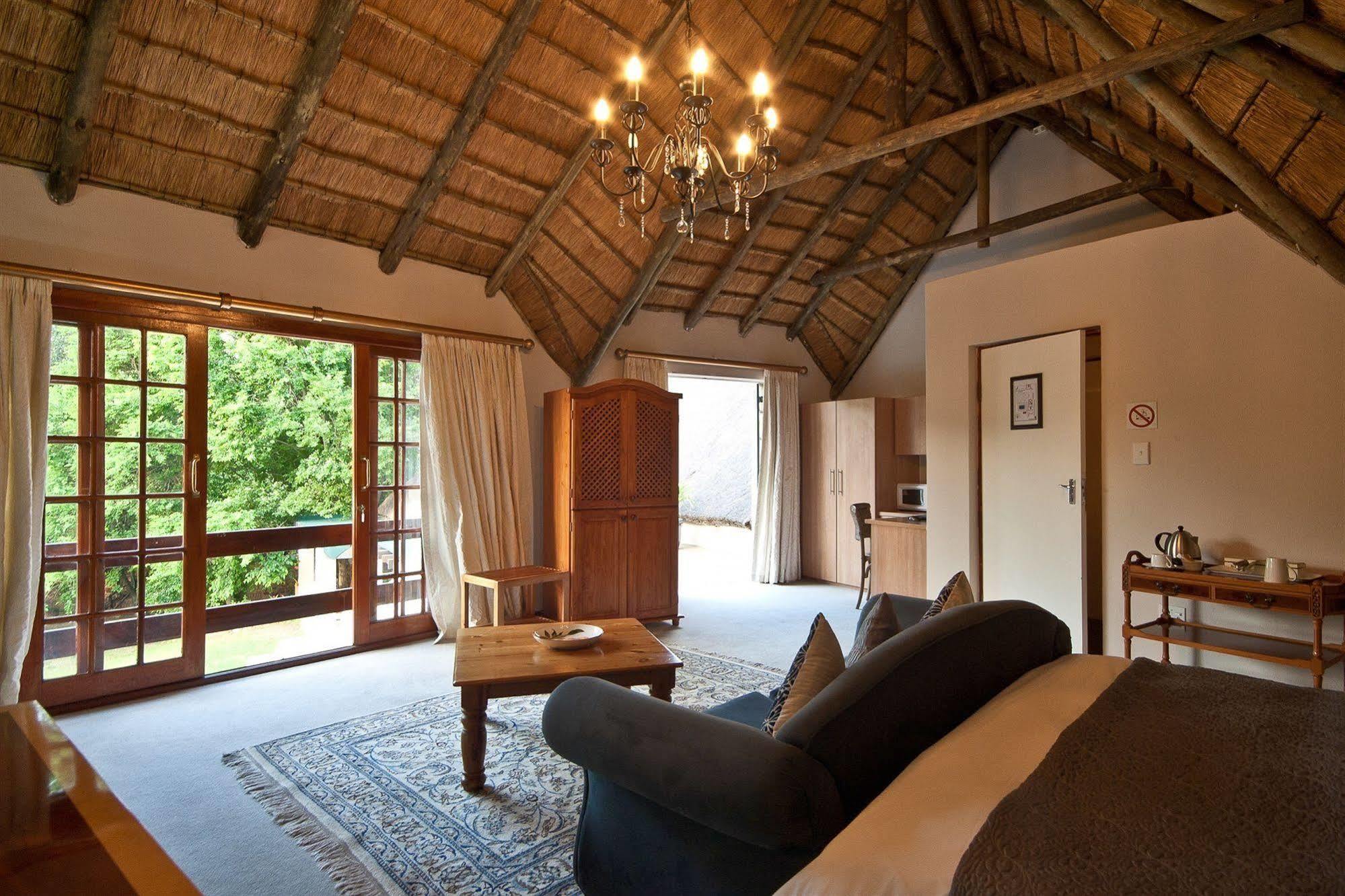 Thatchfoord Lodge Johannesburg Buitenkant foto
