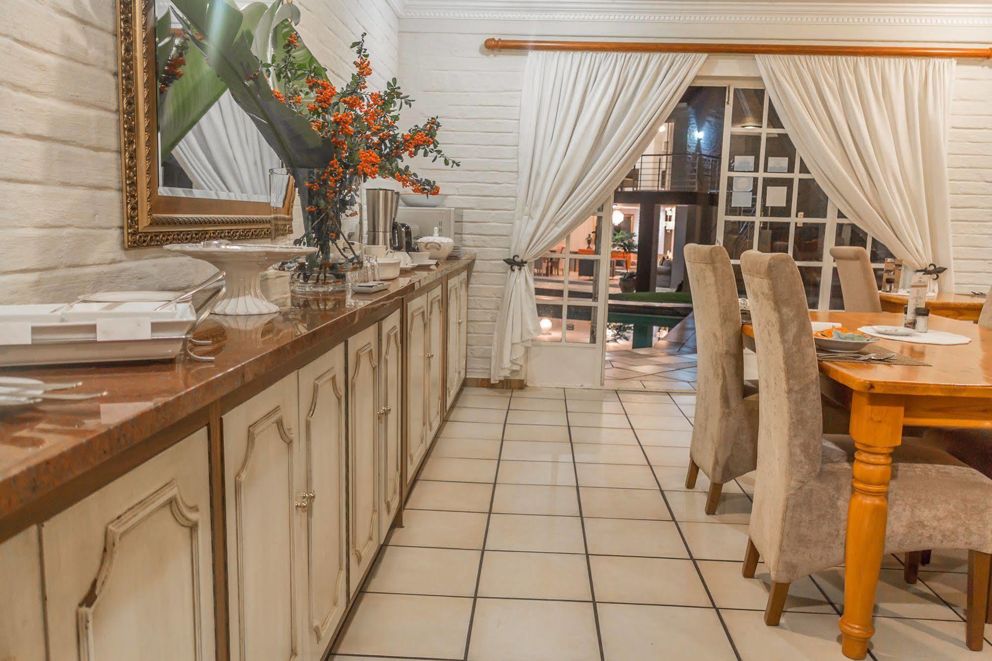 Thatchfoord Lodge Johannesburg Buitenkant foto